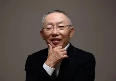 Tadashi Yanai, Pemilik...