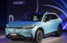 Target Kalahkan Tesla,...