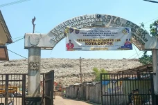 Gunungan Sampah di TPA...