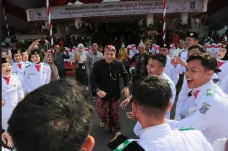 Sampaikan Amanat Presiden,...