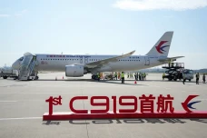 China Tantang AS dan...