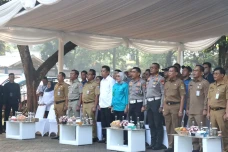 Tekan Polusi Udara,...
