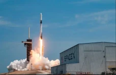 SpaceX Kirim Kargo Seberat...