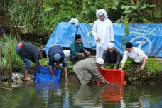 SDG Sukabumi Latih Santri...