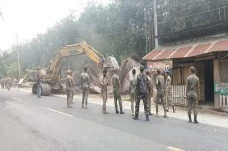 Ganggu Ketertiban, Puluhan...