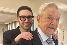 George Soros Serahkan...