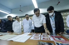 Luhut Dorong Penyelamatan...