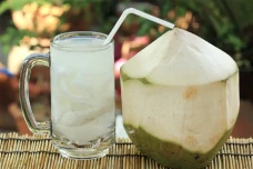 10 Minuman Khas Berbagai...