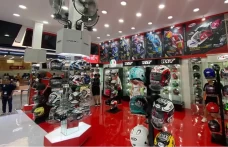 Berburu Helm di Jakarta...