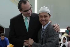 Meneladani Ibrahim (1):...