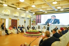 Hadiri Ministerial Meeting...