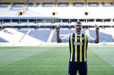 Dikontrak Fenerbahce...