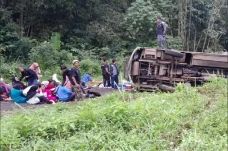 Bus Rombongan Emak-emak...