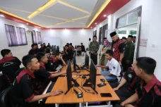 Alumni SMKN Jateng Rizki...