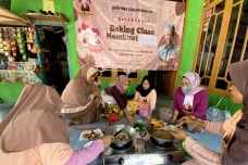 Mak Ganjar Ajari Ibu-ibu...