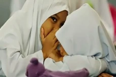 Suka Bergosip tentang...