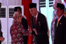 Raih Satyalencana Wira...