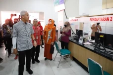 Ganjar Resmikan Lab...