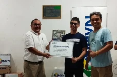 Terima Bantuan dari...