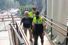 Lansia Pengemis di JPO...