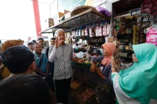 Berebut Bertemu Ganjar,...