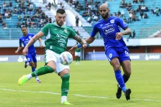 Hasil Liga 1: 2 Kartu...