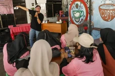 Srikandi Ganjar Buka...