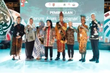 Dicurhati Remaja dari...