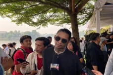 Young Lex Salut dengan...