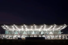 Nasib Bandara Husein...