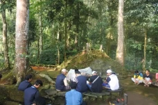Mengenal Sedekah Bumi,...