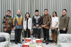 Angela Tanoesoedibjo...