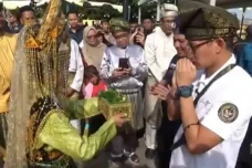 Kunjungi Pulau Penyengat,...