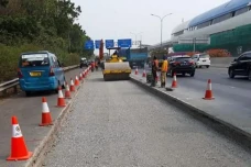 Hati-hati! Ada Pekerjaan...