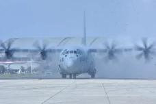 TNI AU Terima Pesawat...
