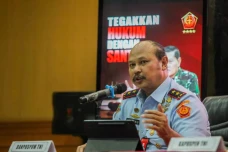 Mayor Dedi Penggeruduk...