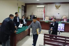 Eks Bupati Sidoarjo...