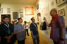 Ganjar Ditemani Gibran...