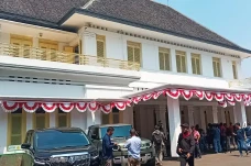 Sejarawan Tak Permasalahkan...