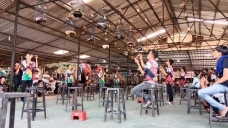 Serunya Lomba Burung...