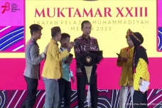 Jokowi Main Tebak-tebakan...