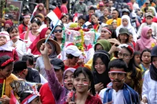 Meriahkan HUT RI, Sopir...