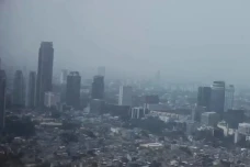Pengamat: Kebijakan...