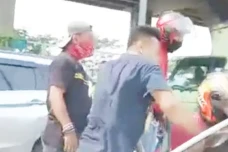 Polisi Buru Debt Collector...
