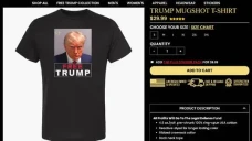 Foto Trump Ditangkap...