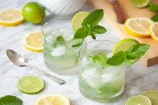 Bahaya Minum Air Lemon...