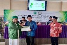 Kiai Cholil Nafis Tekankan...