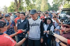 Ratusan Pesepeda Beri...