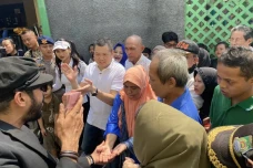 Dapat Bantuan Uang Kaget,...