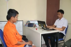 Jebol Atap Konter dan...